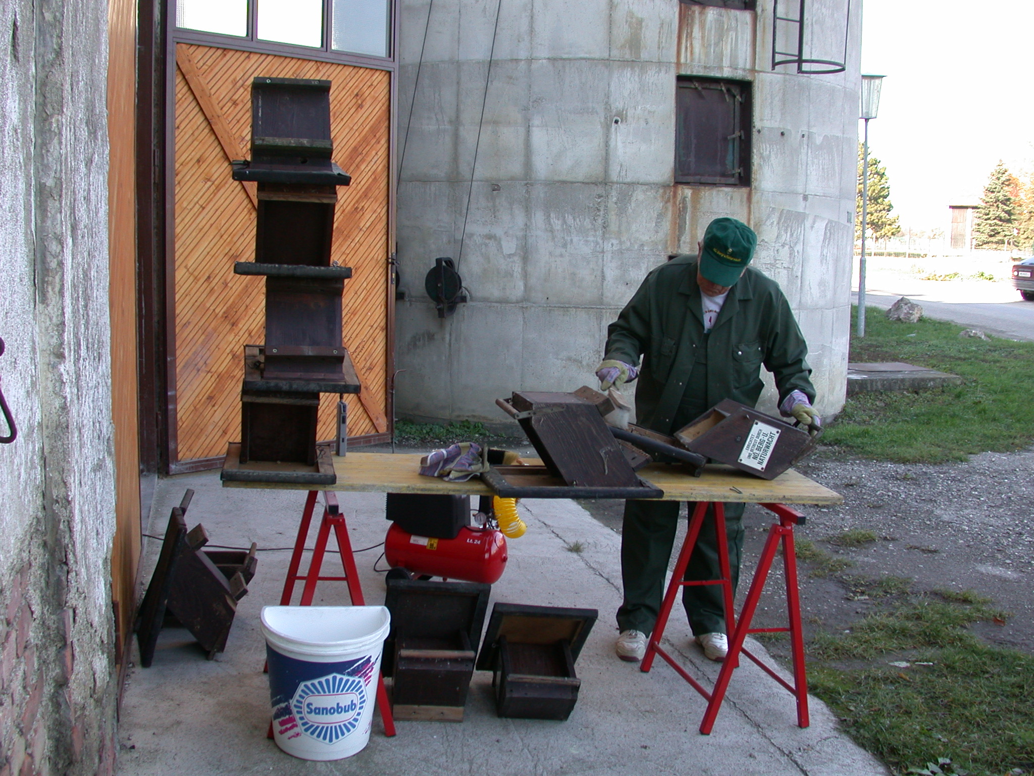 Betreuung der Vogelfuttersilos am Natura 2000 Lehrpfad 2 91394